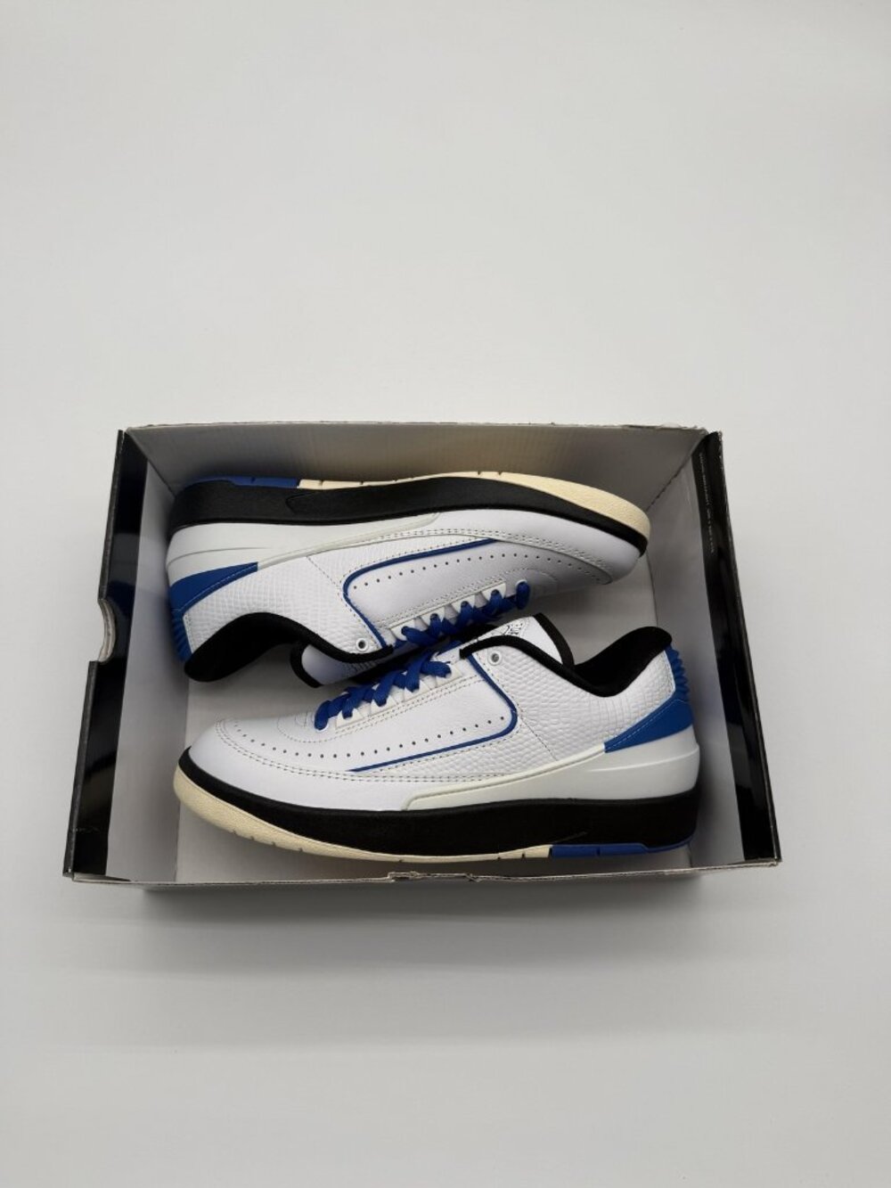 New Jordan Air Jordan 2 Retro Low Shoes Women's Size 8.5 White Royal DX4401 104